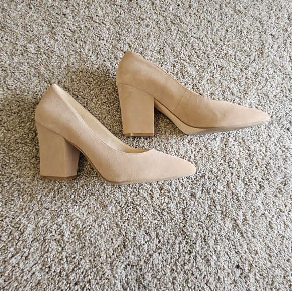 Nine West nubuc size 11 pumps - Picture 3 of 6